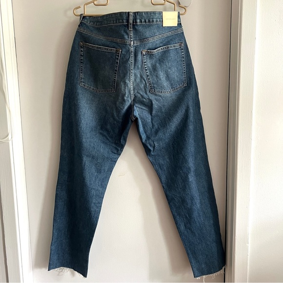Everlane the Curvy Cheeky Jean - Picture 2 of 9